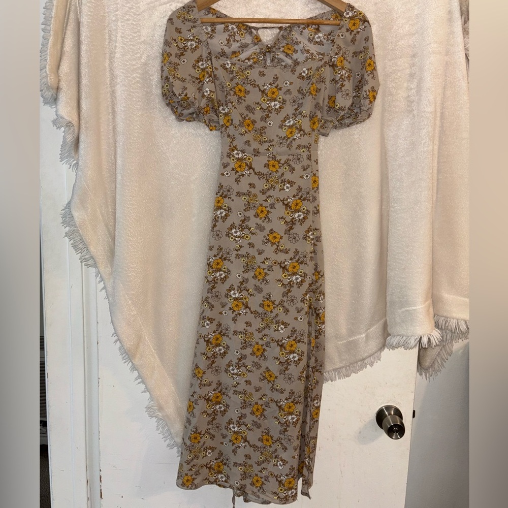 FOREVER 21 vintage style maxi floral dress, size M